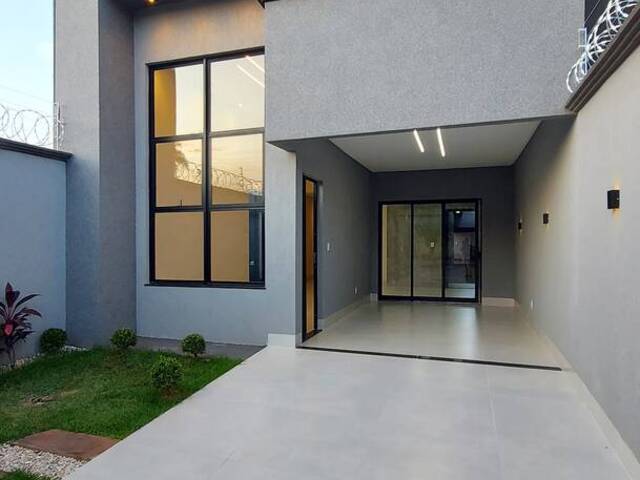 #921 - Casa para Venda em Goiânia - GO - 1