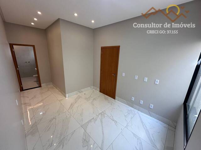 #930 - Casa para Venda em Aparecida de Goiânia - GO - 3