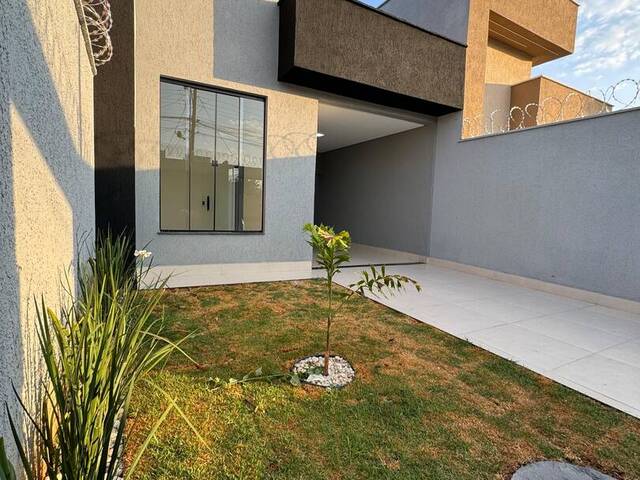 #955 - Casa para Venda em Goiânia - GO - 1