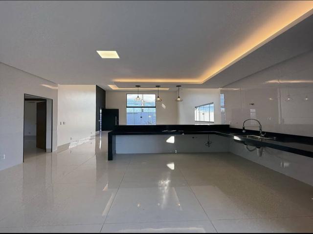 Casa para Venda em Aparecida de Goiânia - 5