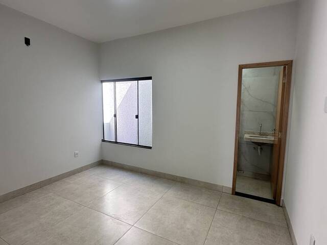 #976 - Casa para Venda em Goiânia - GO - 2