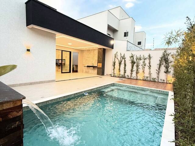 #988 - Casa para Venda em Goiânia - GO - 2