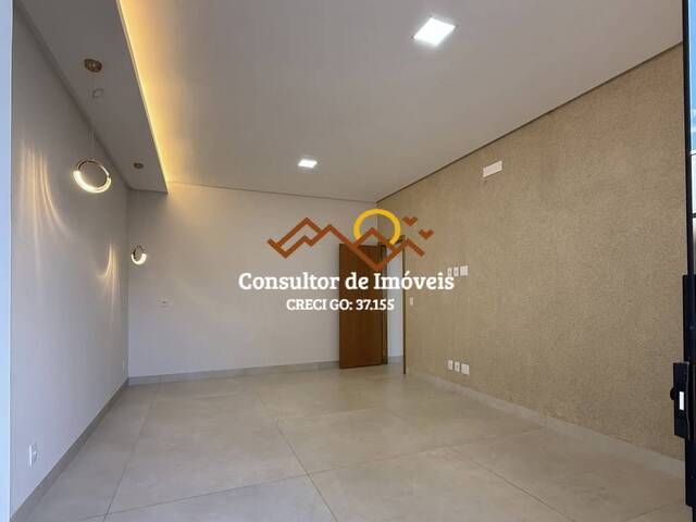 #990 - Casa para Venda em Goiânia - GO - 2