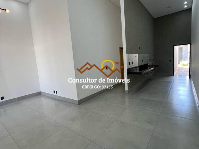 #1005 - Casa para Venda em Goiânia - GO - 2