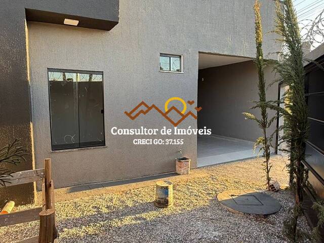 #1030 - Casa para Venda em Goianira - GO - 1