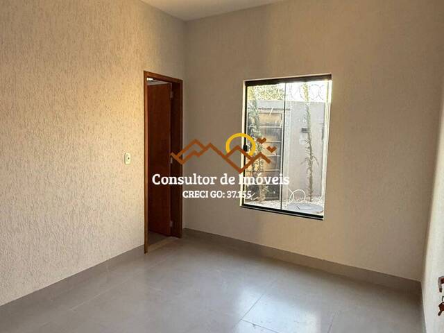 #1030 - Casa para Venda em Goianira - GO - 3