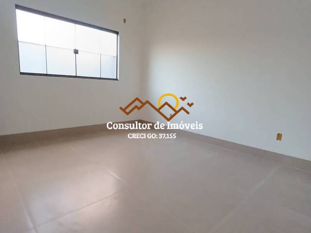 #1042 - Casa para Venda em Aparecida de Goiânia - GO - 2