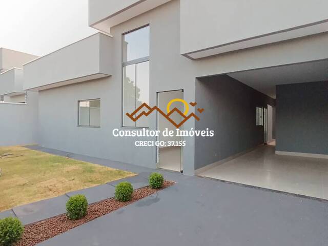 #1042 - Casa para Venda em Aparecida de Goiânia - GO - 1