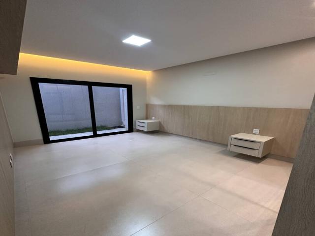 Casa para Venda em Goiânia - 4