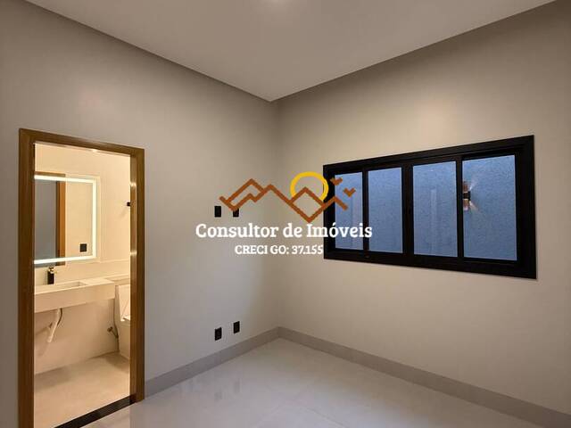 #1069 - Casa para Venda em Aparecida de Goiânia - GO - 3