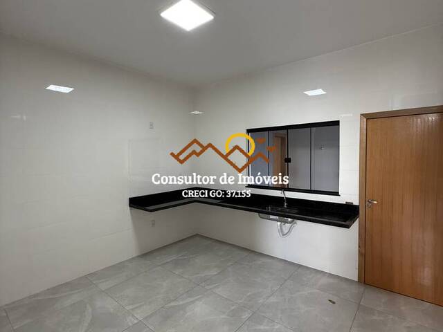 Casa para Venda em Aparecida de Goiânia - 2